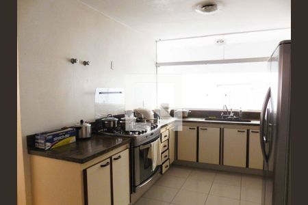 Casa à venda com 4 quartos, 850m² em Jardim Cordeiro, São Paulo