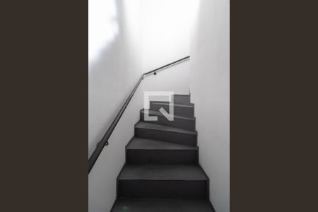 Escada de casa à venda com 2 quartos, 125m² em Jardim Soraia, São Paulo