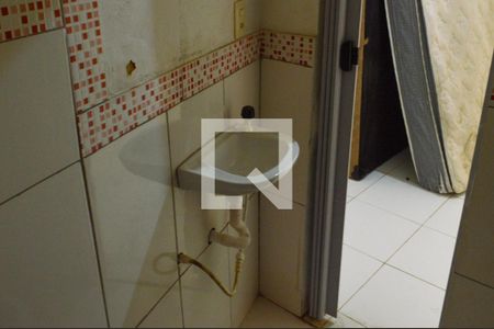 Banheiro de kitnet/studio para alugar com 1 quarto, 28m² em Pechincha, Rio de Janeiro
