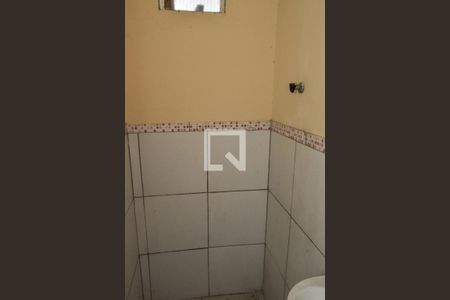 Banheiro de kitnet/studio para alugar com 1 quarto, 28m² em Pechincha, Rio de Janeiro