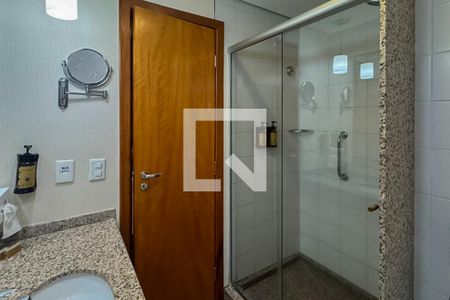 Banheiro de kitnet/studio à venda com 1 quarto, 27m² em Lourdes, Belo Horizonte