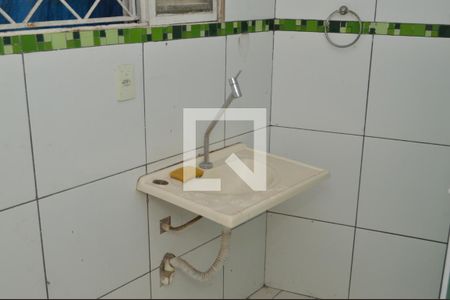 Banheiro de kitnet/studio para alugar com 1 quarto, 28m² em Pechincha, Rio de Janeiro