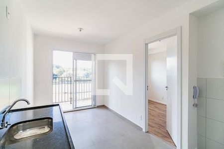 Sala/Cozinha/Área de Serviço de apartamento à venda com 1 quarto, 26m² em Vila Butantã, São Paulo