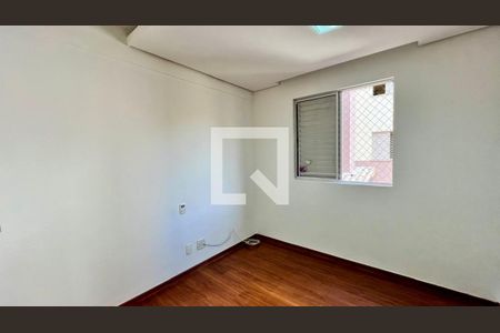 Quarto 1 de apartamento para alugar com 3 quartos, 102m² em Fernão Dias, Belo Horizonte