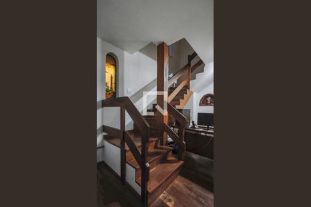 Escada de casa para alugar com 5 quartos, 285m² em Tijuca, Rio de Janeiro