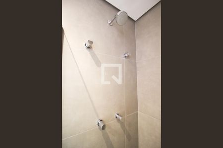 Banheiro de kitnet/studio para alugar com 1 quarto, 28m² em Moema, São Paulo