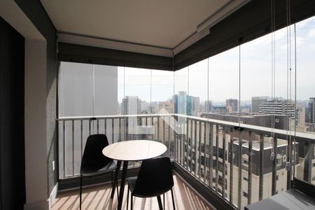 Varanda de kitnet/studio para alugar com 1 quarto, 28m² em Moema, São Paulo
