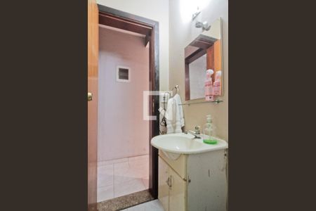 Lavabo de casa para alugar com 4 quartos, 179m² em Conjunto Residencial Vista Verde, São Paulo