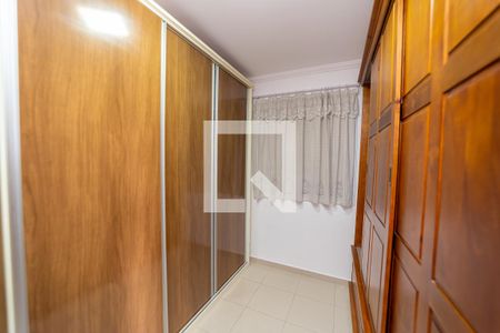 Quarto 1 de apartamento para alugar com 2 quartos, 51m² em Vila Pierina, São Paulo