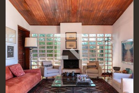 Casa à venda com 3 quartos, 250m² em Jardim Everest, São Paulo