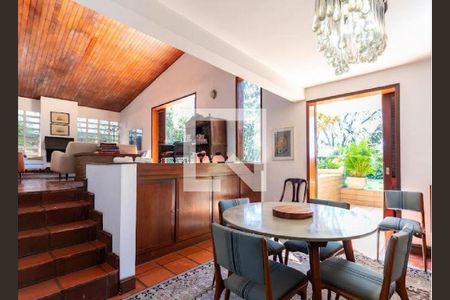 Casa à venda com 3 quartos, 250m² em Jardim Everest, São Paulo