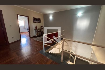 Escada de casa para alugar com 5 quartos, 320m² em Jardim Proenca I, Campinas