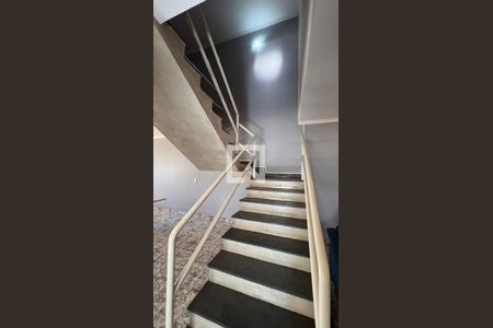 Escada de casa para alugar com 5 quartos, 320m² em Jardim Proenca I, Campinas