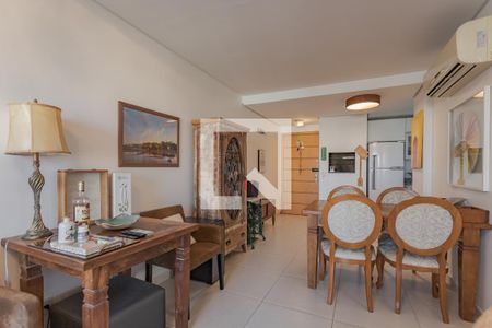 Sala de apartamento para alugar com 2 quartos, 80m² em Passo D’areia, Porto Alegre