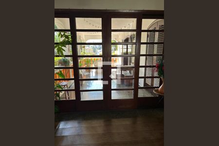 Sala de casa de condomínio para alugar com 4 quartos, 560m² em Alphaville, Santana de Parnaíba