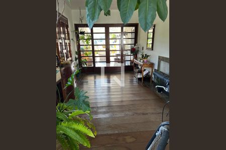 Sala de casa de condomínio para alugar com 4 quartos, 560m² em Alphaville, Santana de Parnaíba