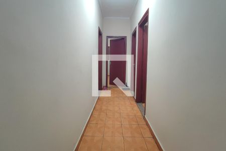 Corredor - Quartos de casa à venda com 3 quartos, 270m² em Vila Maria Eugênia, Campinas