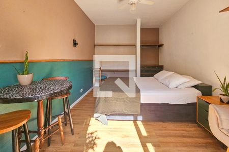 Sala de kitnet/studio para alugar com 1 quarto, 45m² em Jardim Guaiuba, Guarujá