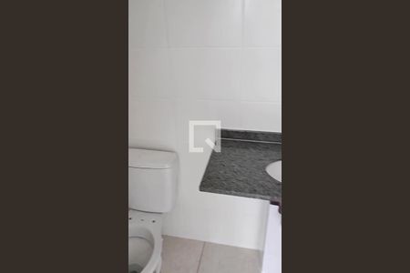 Banheiro 2 de apartamento à venda com 2 quartos, 50m² em Camorim, Rio de Janeiro