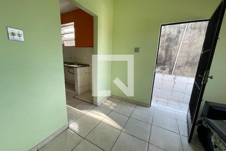 Sala de casa para alugar com 2 quartos, 75m² em Vila São Luis, Duque de Caxias