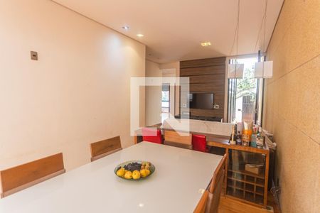 Sala de casa à venda com 5 quartos, 192m² em Paraíso, Belo Horizonte