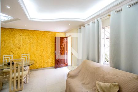 Sala de casa de condomínio à venda com 2 quartos, 115m² em Chácara Seis de Outubro, São Paulo