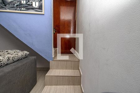 Escada de casa à venda com 2 quartos, 360m² em Vila Liviero, São Paulo