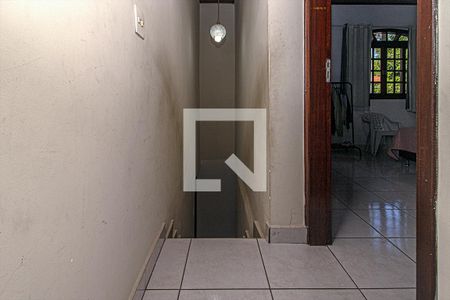 Escada de casa à venda com 2 quartos, 360m² em Vila Liviero, São Paulo