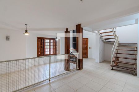 Sala de casa à venda com 3 quartos, 325m² em Serraria, Porto Alegre