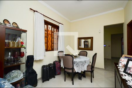 Sala de casa à venda com 3 quartos, 550m² em Colégio Batista, Belo Horizonte