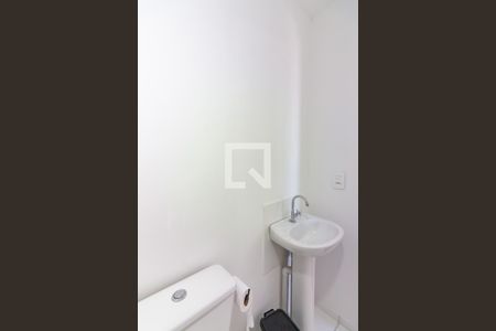 Banheiro de kitnet/studio para alugar com 1 quarto, 24m² em Bonfim, Osasco