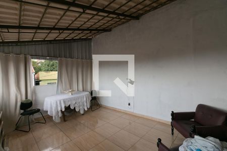 Sala de casa à venda com 5 quartos, 200m² em Jaqueline, Belo Horizonte