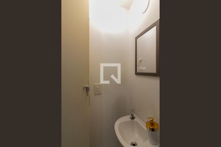 Lavabo de casa de condomínio à venda com 2 quartos, 73m² em Vila Romano, São Paulo