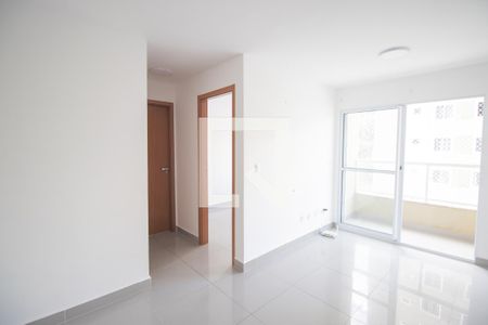 Sala de apartamento para alugar com 2 quartos, 50m² em Colubandê, São Gonçalo