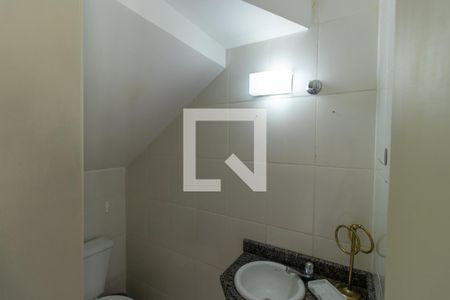 Lavabo de casa de condomínio para alugar com 3 quartos, 113m² em Paisagem Renoir, Cotia