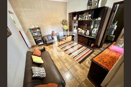 Sala de casa à venda com 5 quartos, 479m² em Tupi, Belo Horizonte