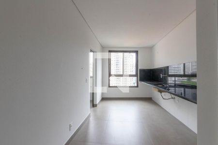 Cozinha de apartamento à venda com 4 quartos, 142m² em Vila das Flores, Nova Lima