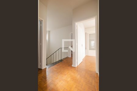 Corredor de casa para alugar com 6 quartos, 224m² em Menino Deus, Porto Alegre