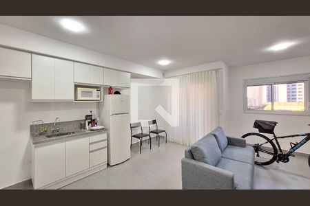 Sala/Cozinha de apartamento para alugar com 1 quarto, 41m² em Água Branca, São Paulo