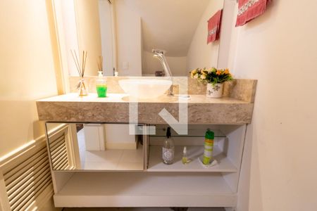 Lavabo de casa de condomínio à venda com 3 quartos, 150m² em Partenon, Porto Alegre