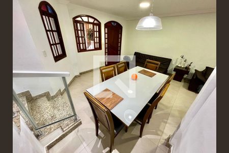 Sala de casa para alugar com 3 quartos, 240m² em São João Batista, Belo Horizonte