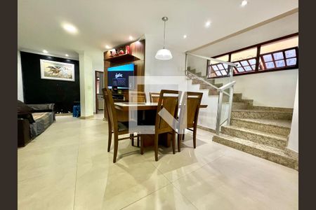 Sala de casa para alugar com 3 quartos, 240m² em São João Batista, Belo Horizonte