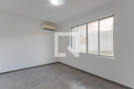 Suíte de casa à venda com 3 quartos, 101m² em Santa Maria Goretti, Porto Alegre
