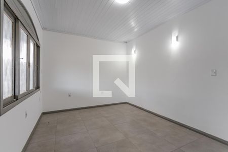 Sala de casa à venda com 3 quartos, 101m² em Santa Maria Goretti, Porto Alegre