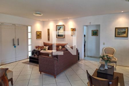 Sala de casa de condomínio à venda com 7 quartos, 483m² em Vila Progresso, Niterói