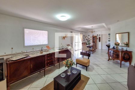 Sala de casa de condomínio à venda com 7 quartos, 483m² em Vila Progresso, Niterói