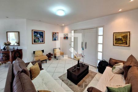 Sala de casa de condomínio à venda com 7 quartos, 483m² em Vila Progresso, Niterói