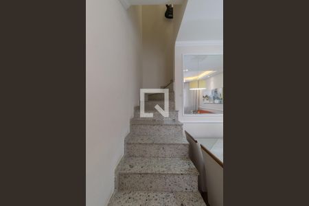 Escada de casa de condomínio à venda com 2 quartos, 74m² em Jardim Norma, São Paulo