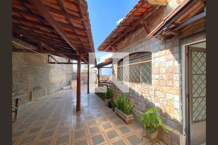 Casa 1 - Varanda de casa para alugar com 6 quartos, 448m² em Vila Ermelinda, Belo Horizonte