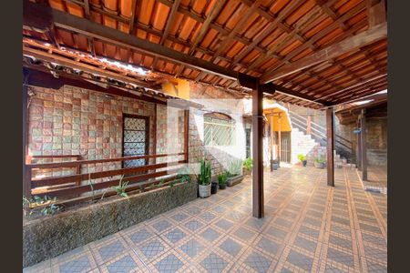 Casa 1 - Varanda de casa para alugar com 6 quartos, 448m² em Vila Ermelinda, Belo Horizonte